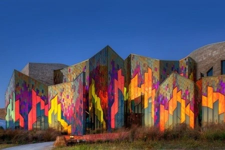Innovative Application of Dichroic Glass in Smart Buildings Innovative Application of Dichroic Glass in Smart Buildings